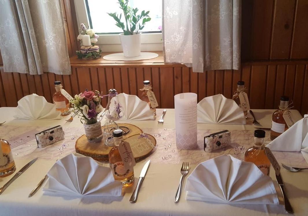 Gasthof Zur Seeburg Seekirchen am Wallersee Esterno foto